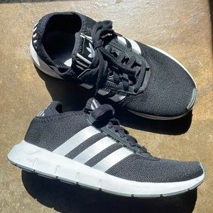 Adidas Swift Run running shoes